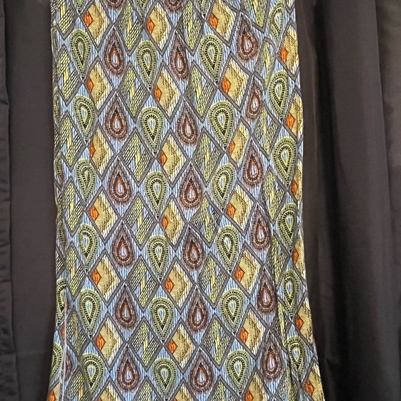 Beautiful flowy, ankle-length skirt. The print is gorgeous! - Picture 3 of 6